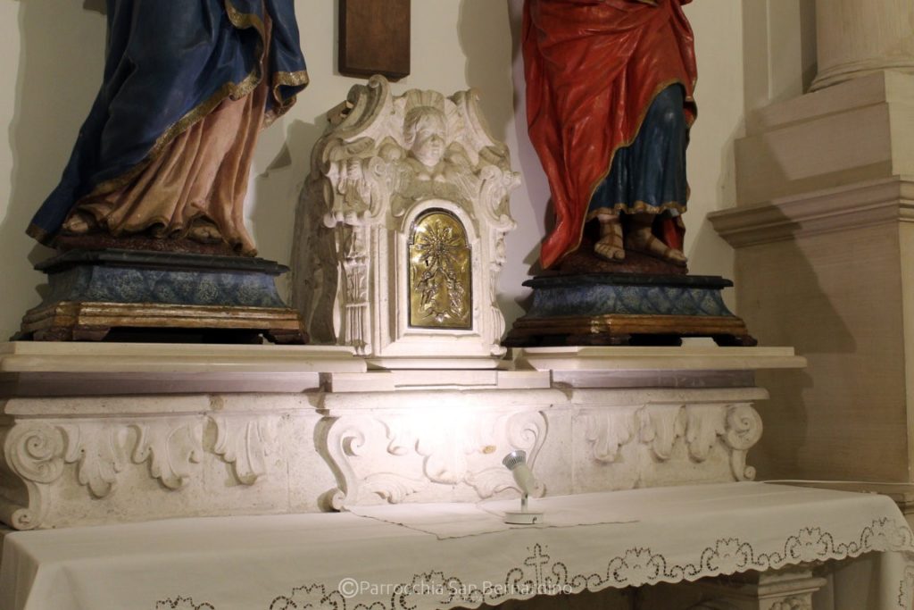 parrocchia san bernardino molfetta - altare del santissimo