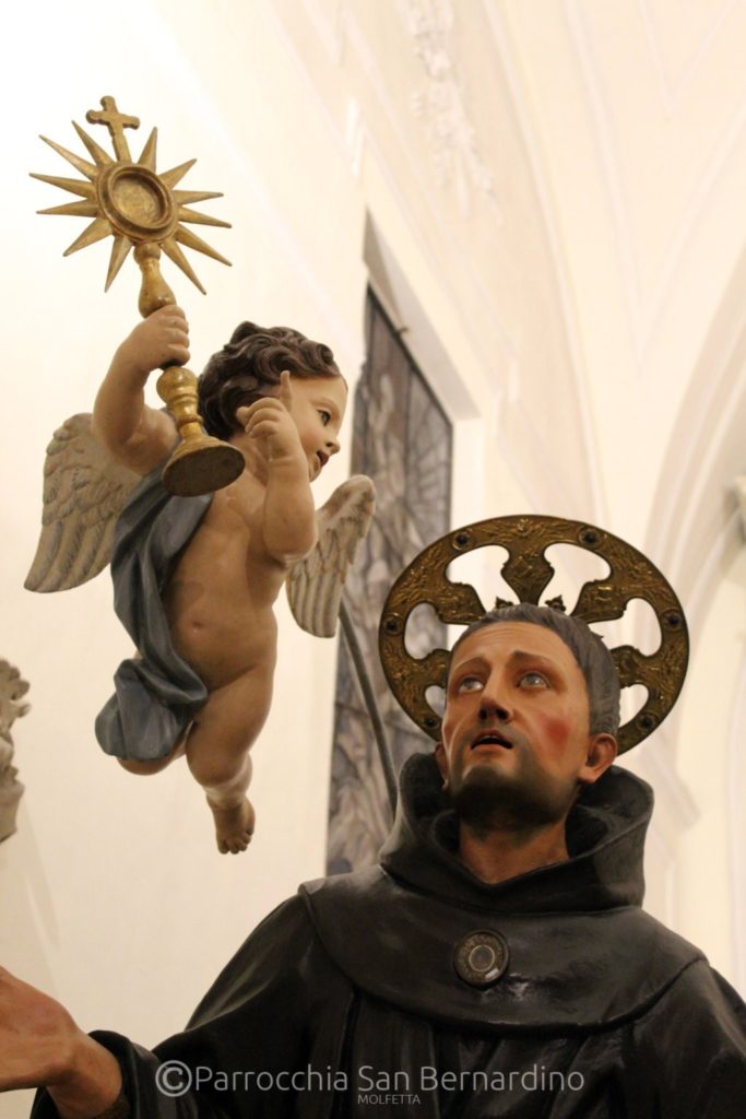 parrocchia san bernardino molfetta - altare del santissimo e statua san pasquale baylon